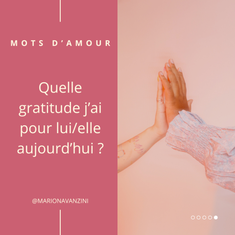 Deux mains se joignent